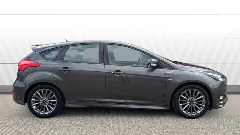 Ford Focus 1.0 EcoBoost 140 ST-Line Navigation 5dr Petrol Hatchback
